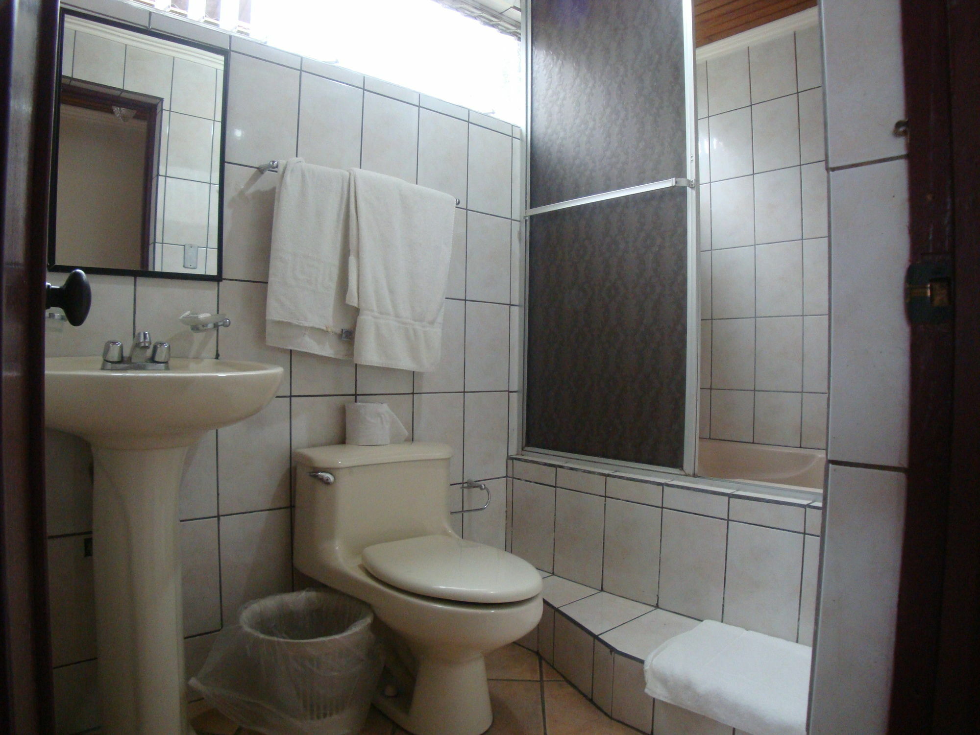 Hotel La Guaria Inn & Suites Alajuela Dış mekan fotoğraf